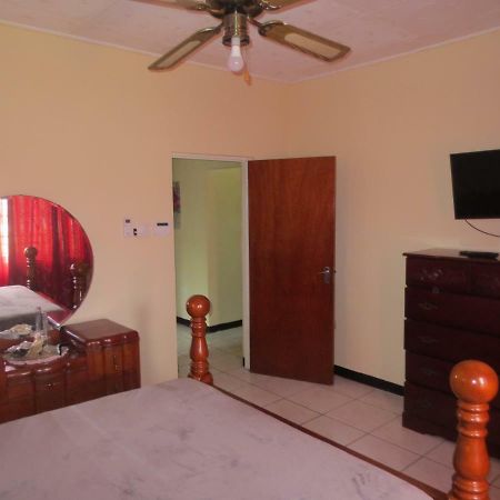 Chateau Yellow Mandeville Exterior foto
