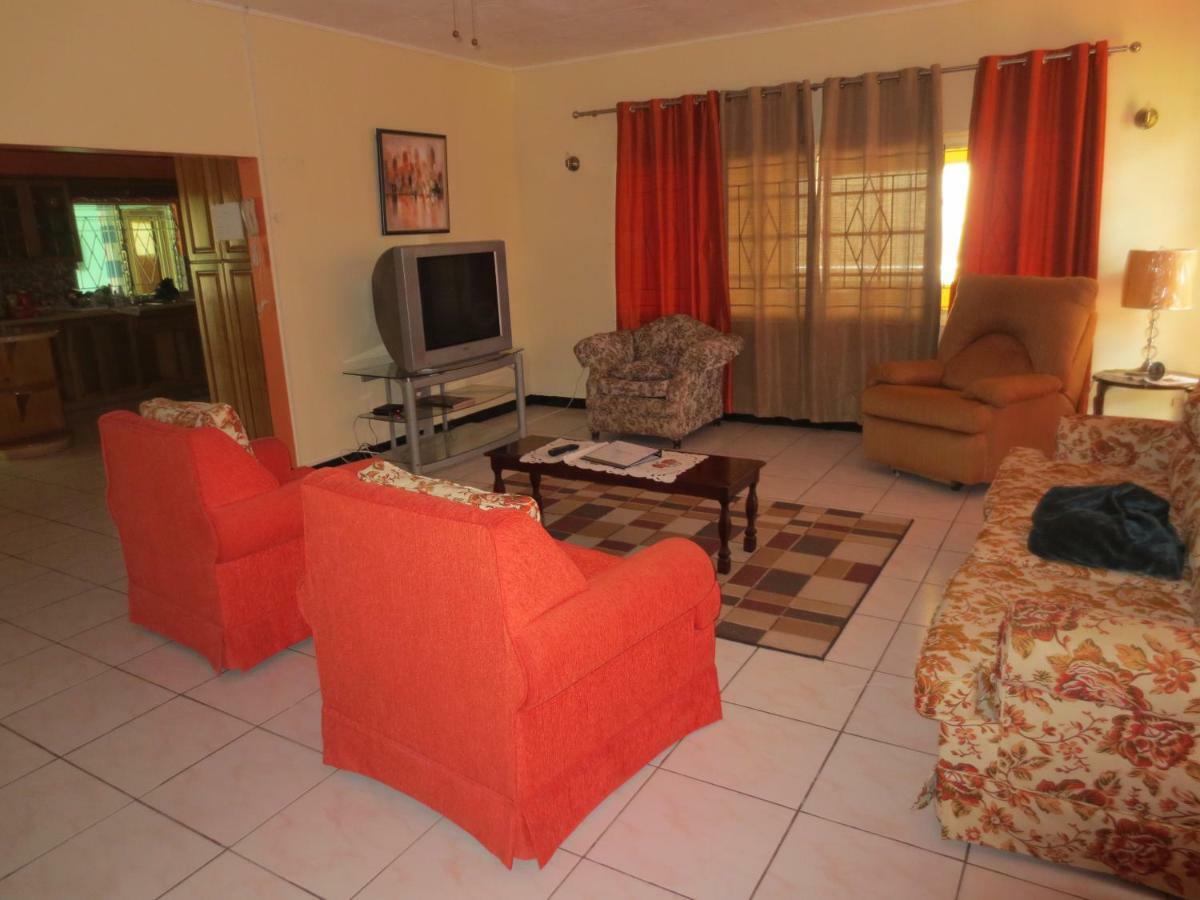 Chateau Yellow Mandeville Exterior foto